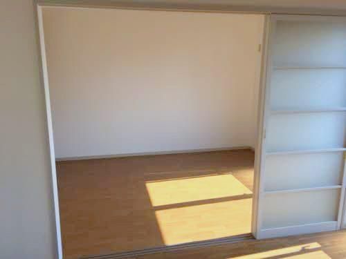 �y���ԁE���r���O�z�@