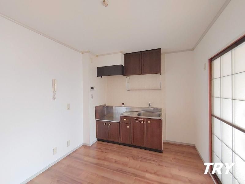 �y�L�b�`���z�@