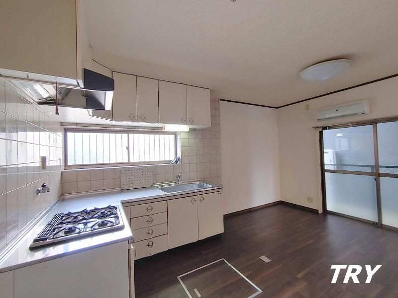 �y�L�b�`���z�@