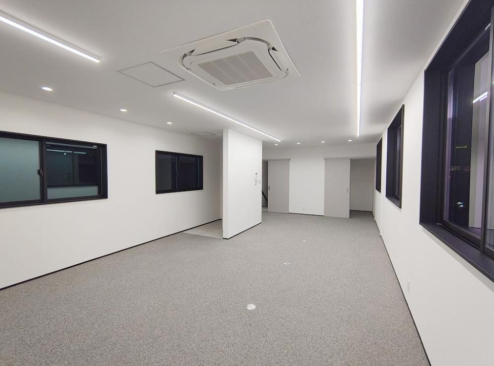 �y���ԁE���r���O�z�@