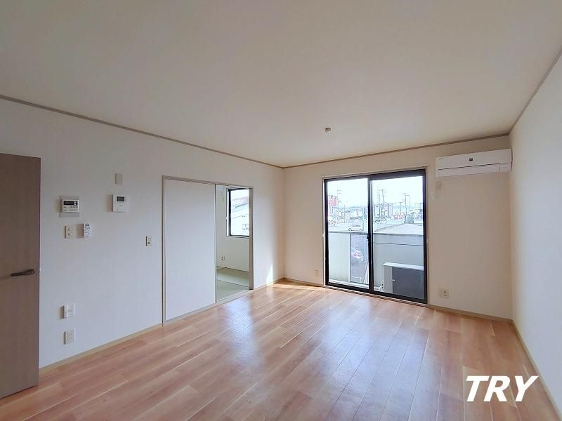 �y���ԁE���r���O�z�@