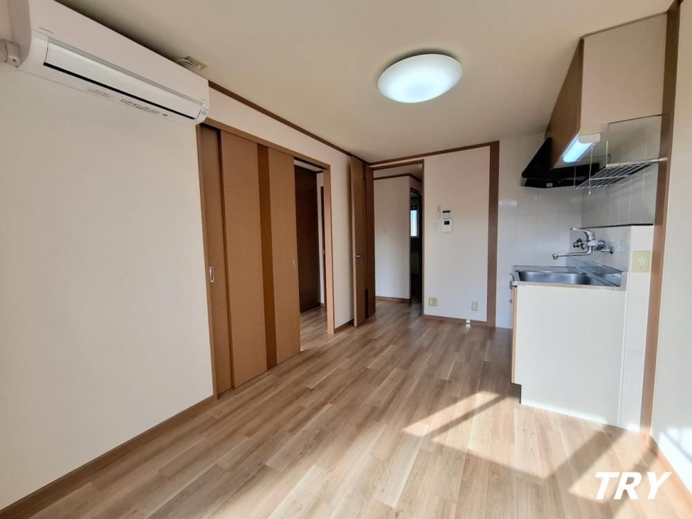 �y�����E���r���O�z�@