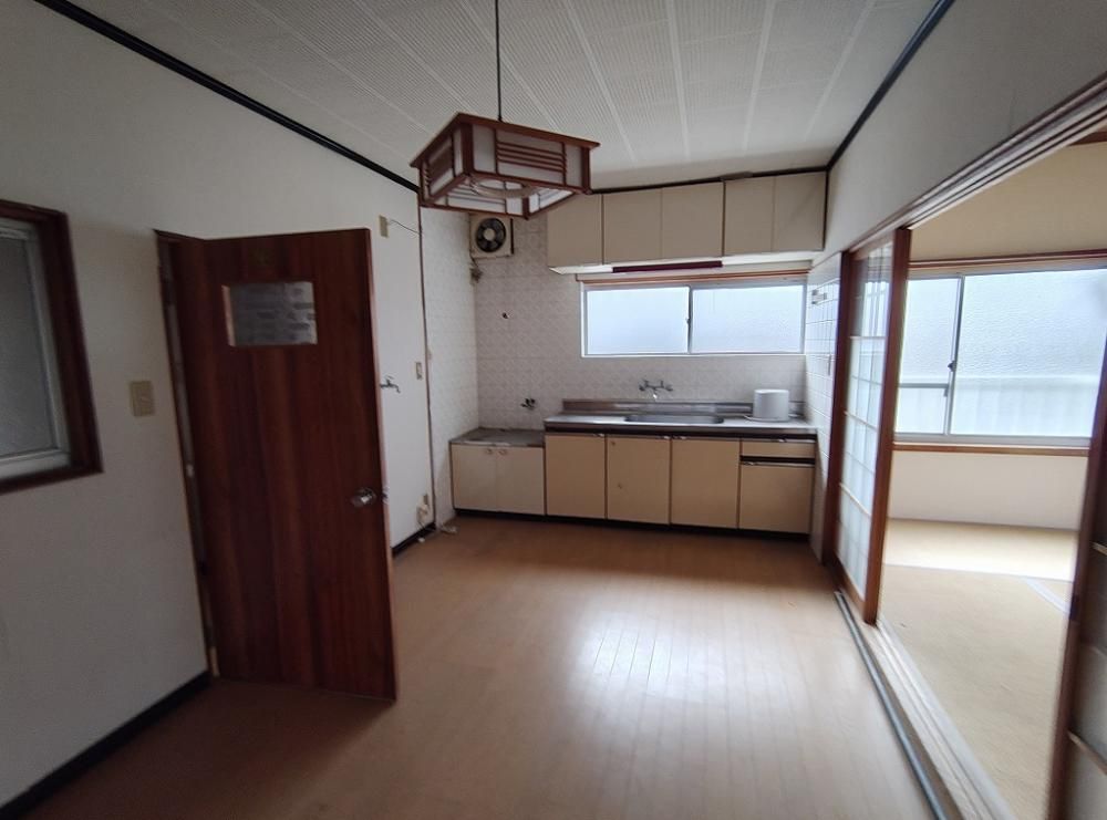 �y���ԁE���r���O�z�@