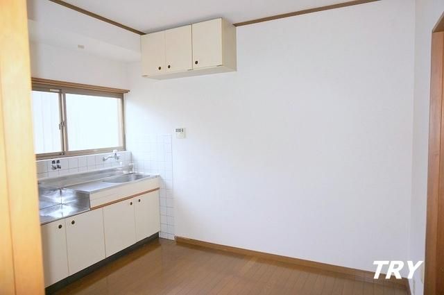 �y���ԁE���r���O�z�@