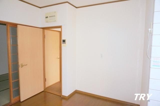 �y�����E���r���O�z�@