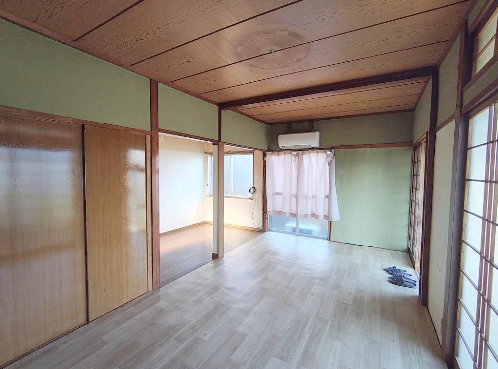 �y�����E���r���O�z�@