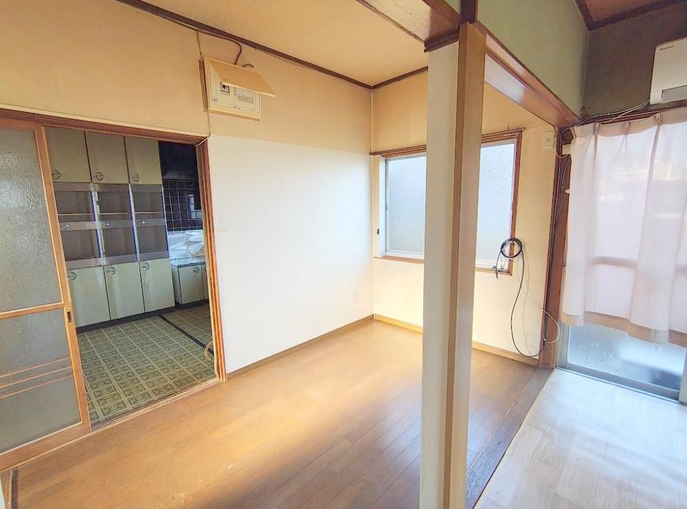 �y�����E���r���O�z�@