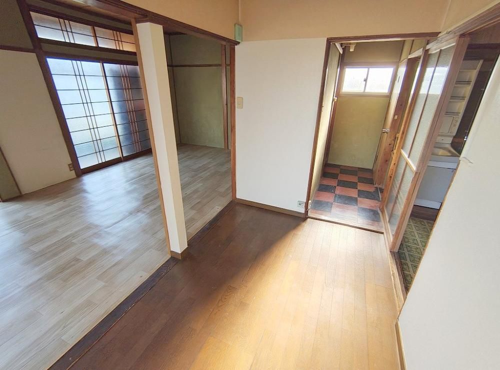 �y�����E���r���O�z�@