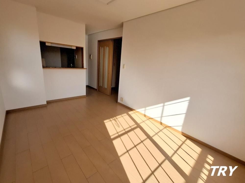 �y�����E���r���O�z�@