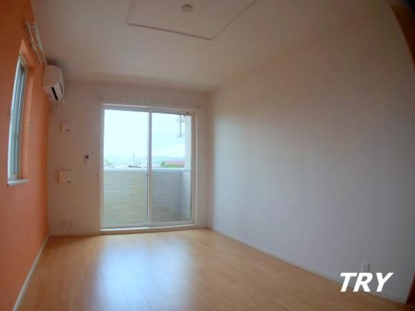 �y�����E���r���O�z�@