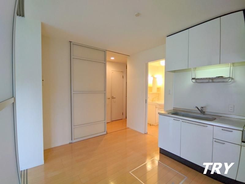 �y�����E���r���O�z�@