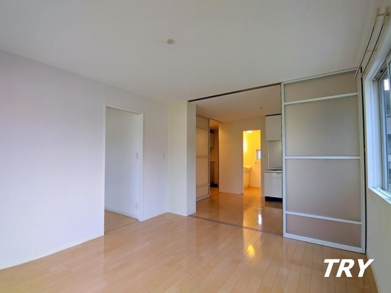 �y�����E���r���O�z�@