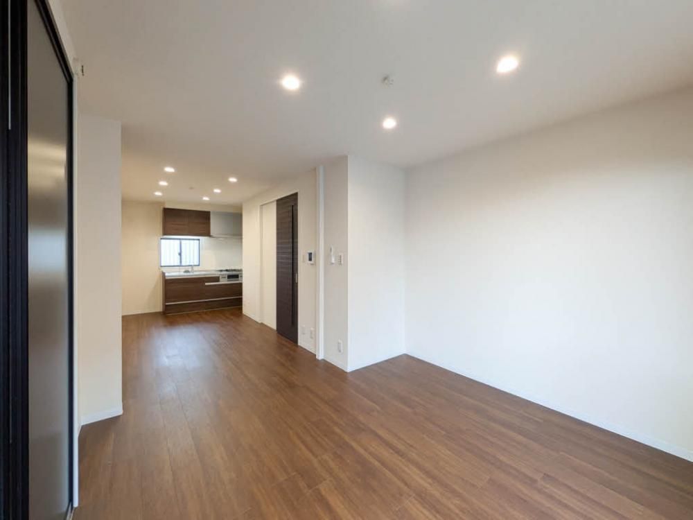 �y�����E���r���O�z�@