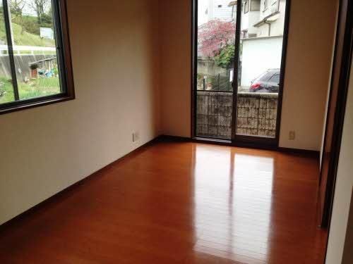 �y���ԁE���r���O�z�@