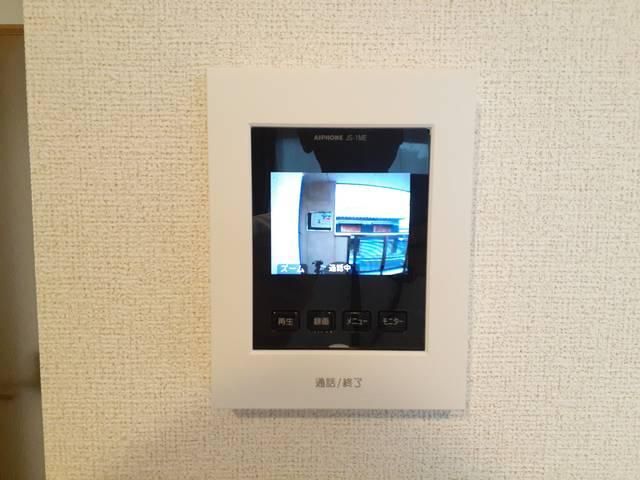 �y�Z�L�����e�B�z�@