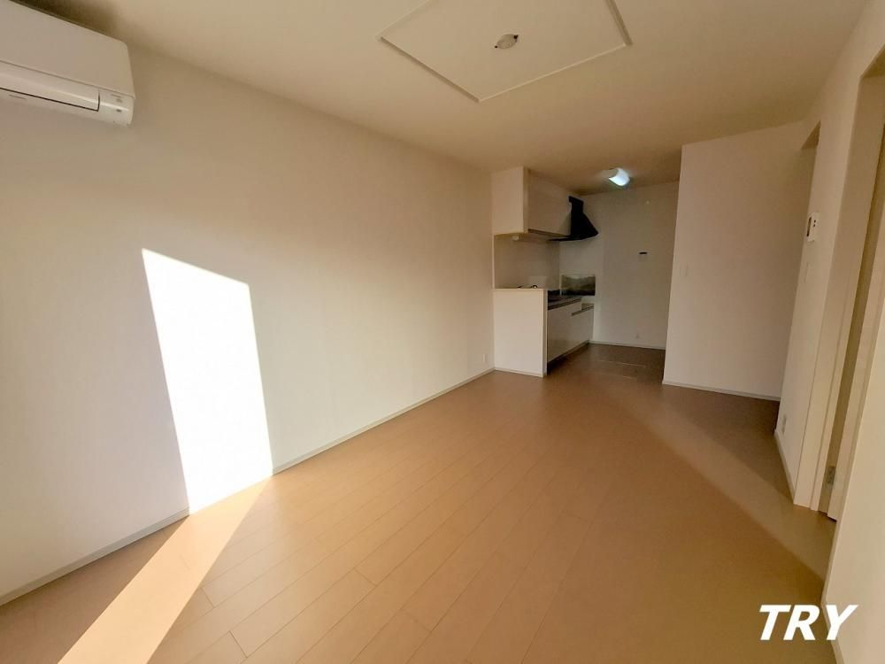 �y�����E���r���O�z�@