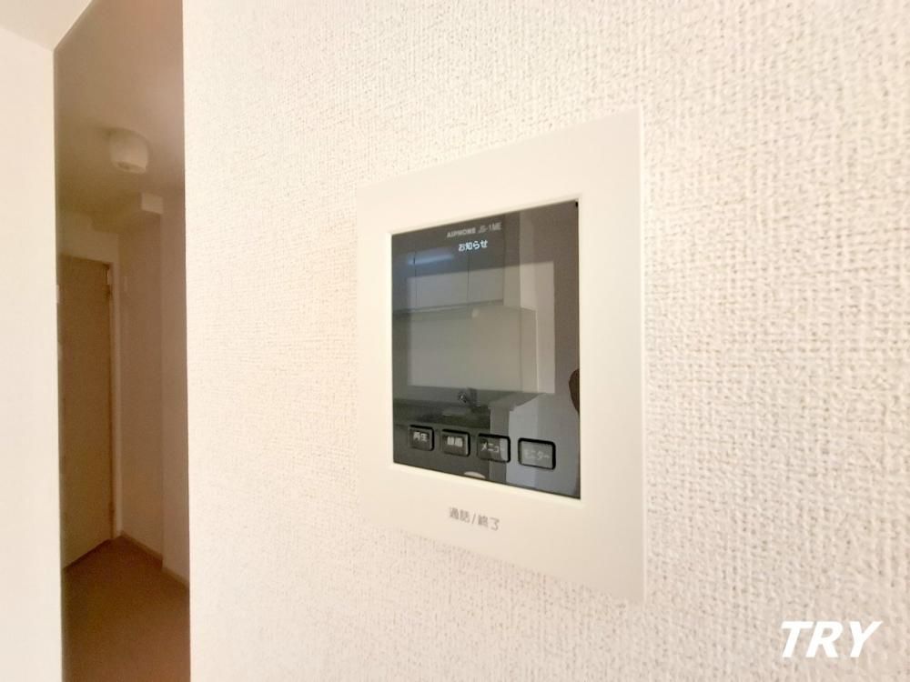 �y�Z�L�����e�B�z�@