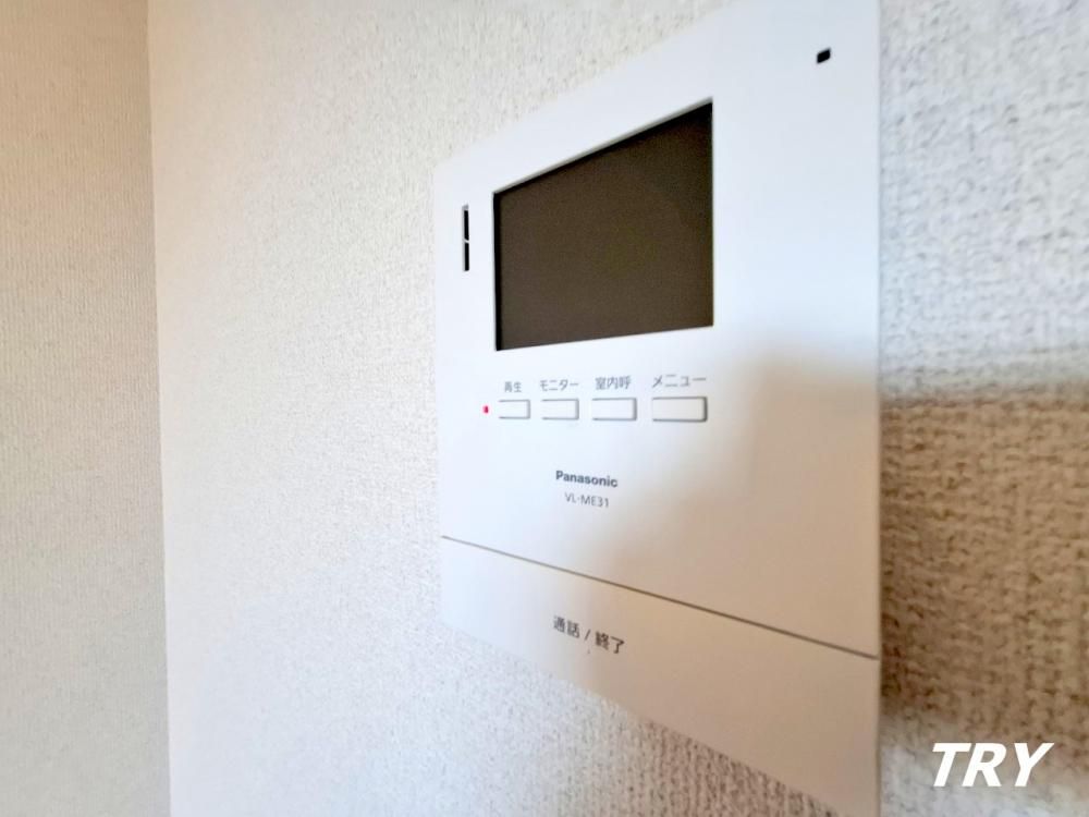 �y�Z�L�����e�B�z�@