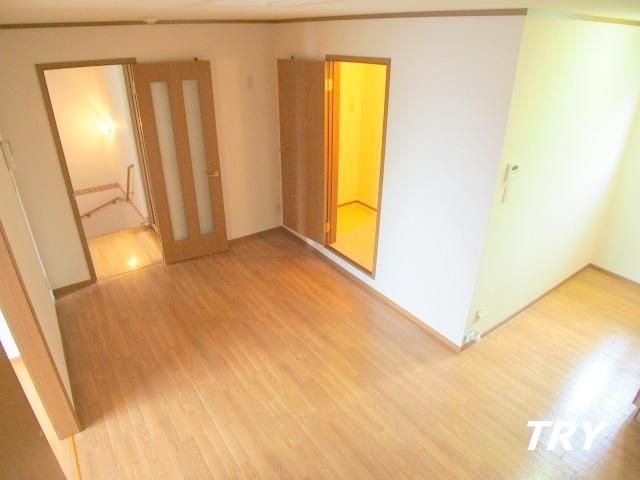 �y���ԁE���r���O�z�@