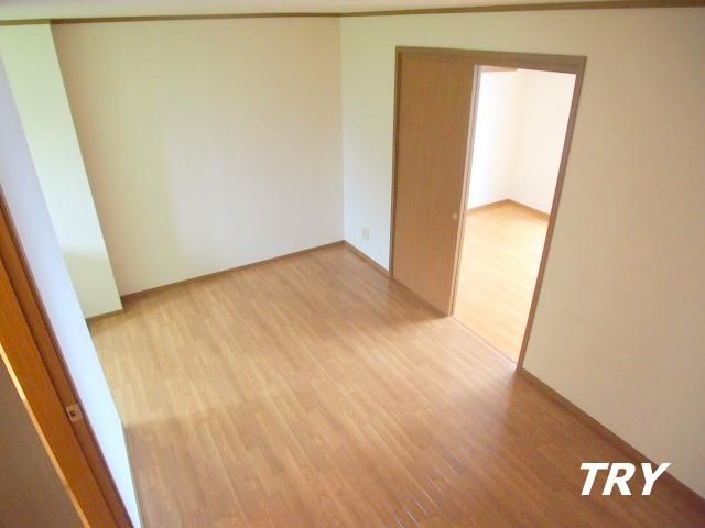 �y�����E���r���O�z�@