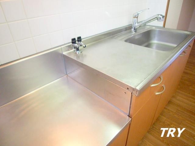 �y�L�b�`���z�@