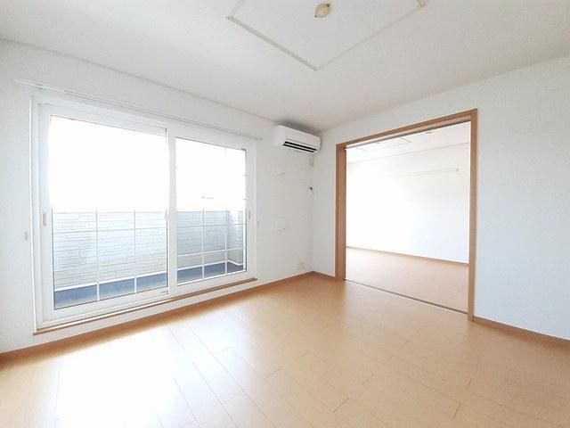 �y���ԁE���r���O�z�@