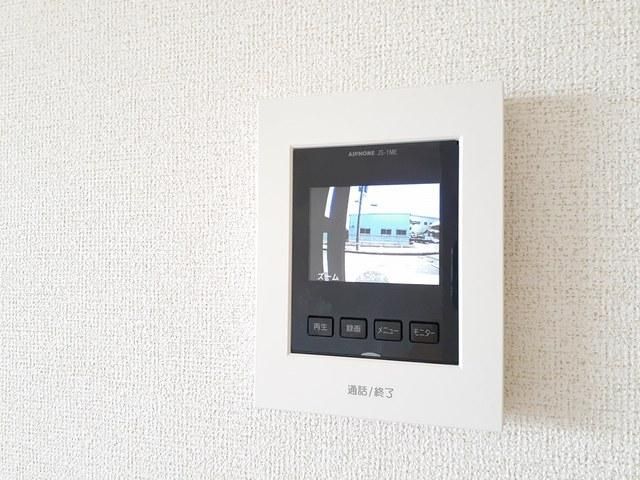 �y�Z�L�����e�B�z�@