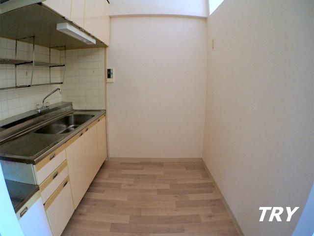 �y�L�b�`���z�@