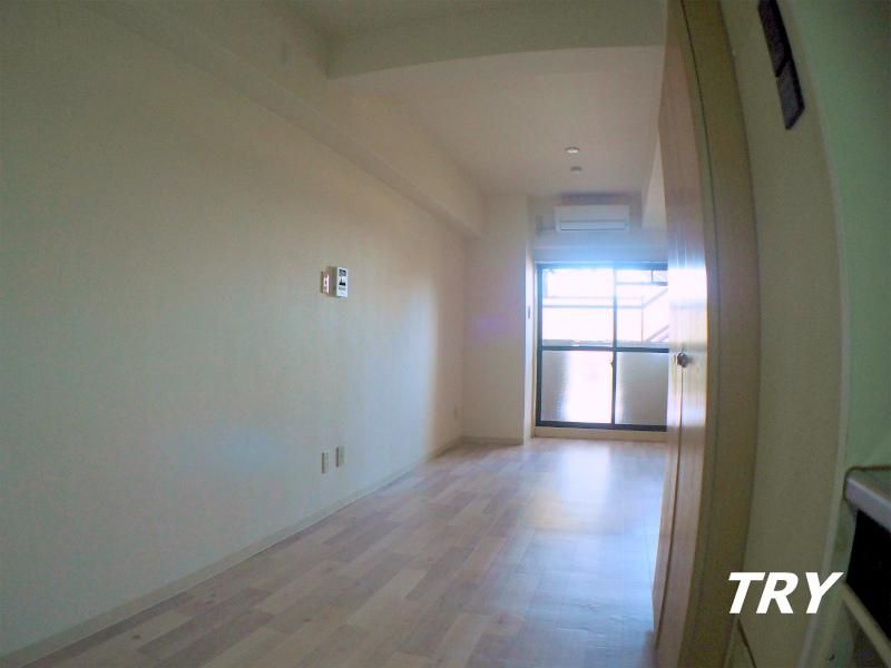 �y�����E���r���O�z�@