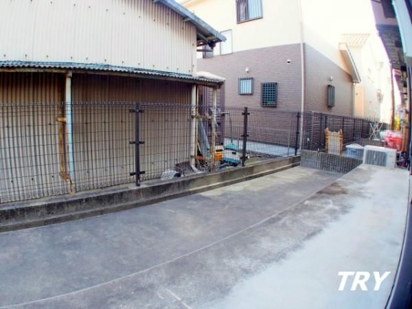 �y��z�@�e���X