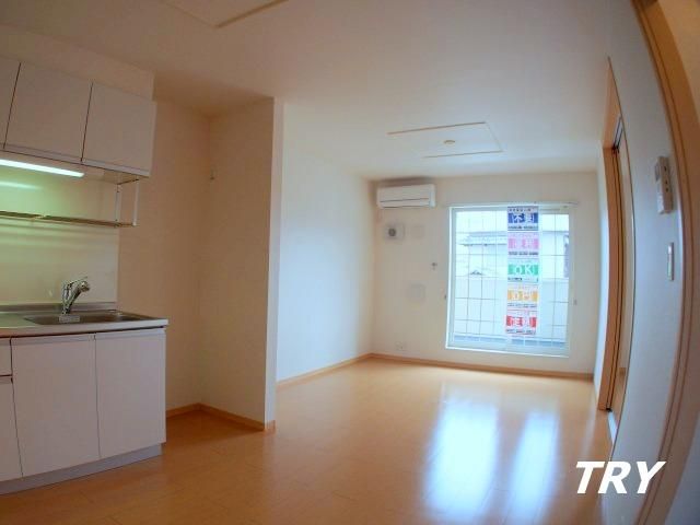 �y�����E���r���O�z�@