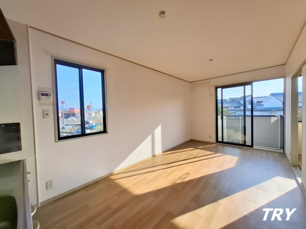 �y�����E���r���O�z�@