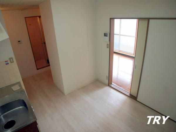 �y���ԁE���r���O�z�@