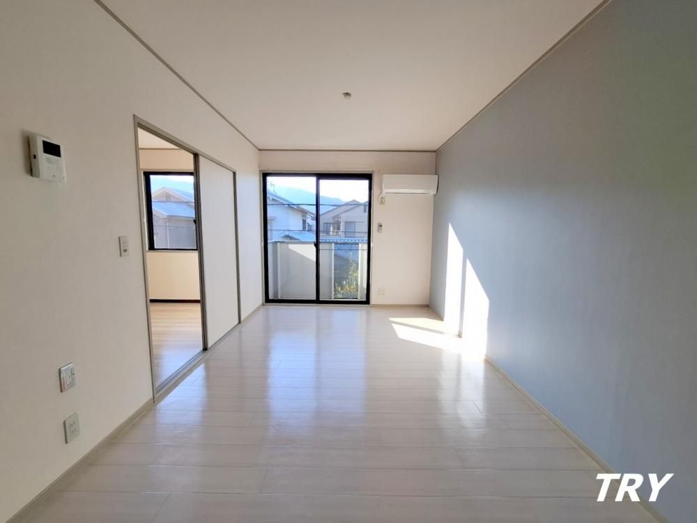 �y���ԁE���r���O�z�@