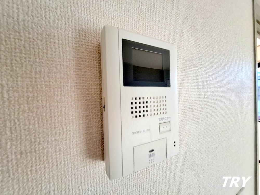 �y�Z�L�����e�B�z�@