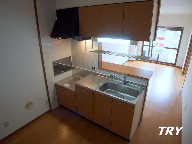 �y�L�b�`���z�@