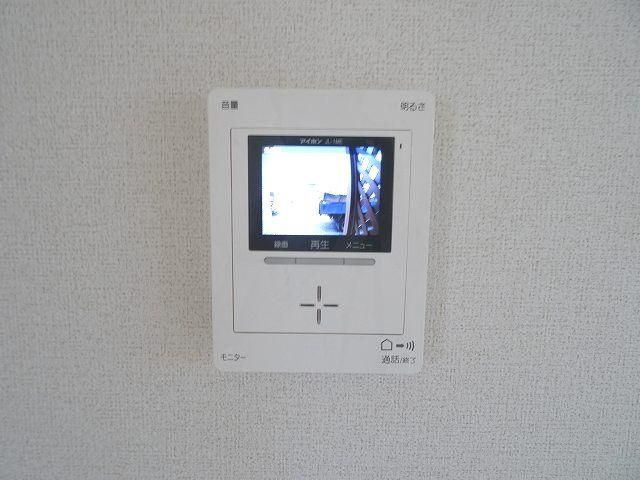 �y�Z�L�����e�B�z�@