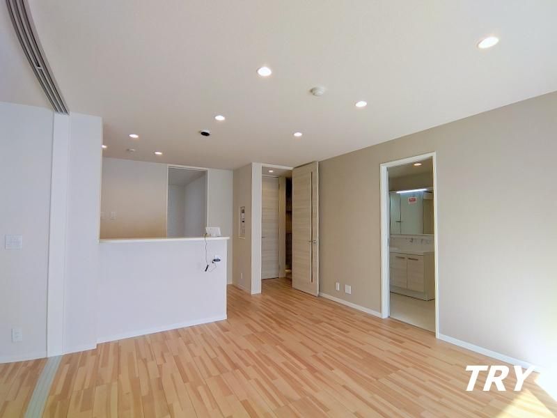 �y�����E���r���O�z�@