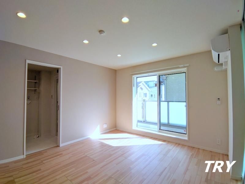 �y�����E���r���O�z�@