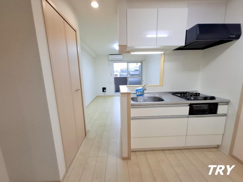 �y�L�b�`���z�@