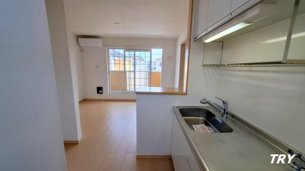 �y�L�b�`���z�@