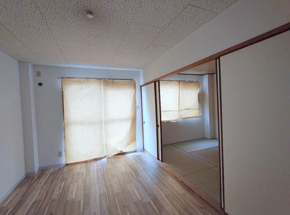 �y���ԁE���r���O�z�@