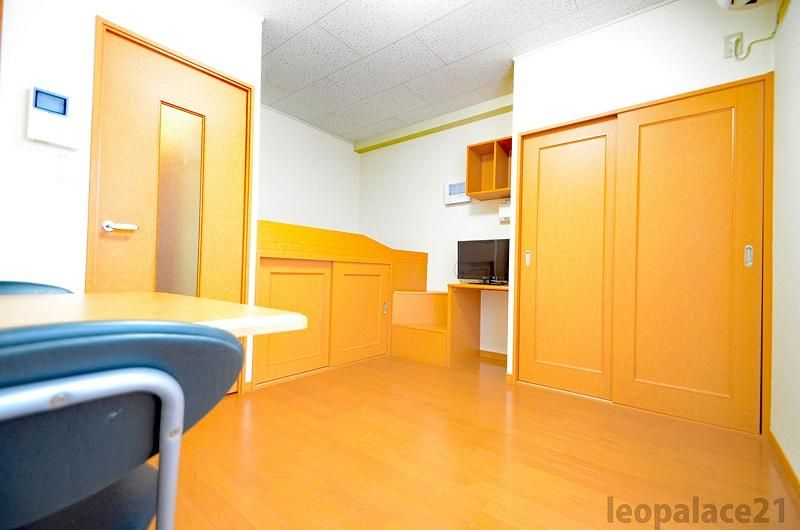 �y���ԁE���r���O�z�@