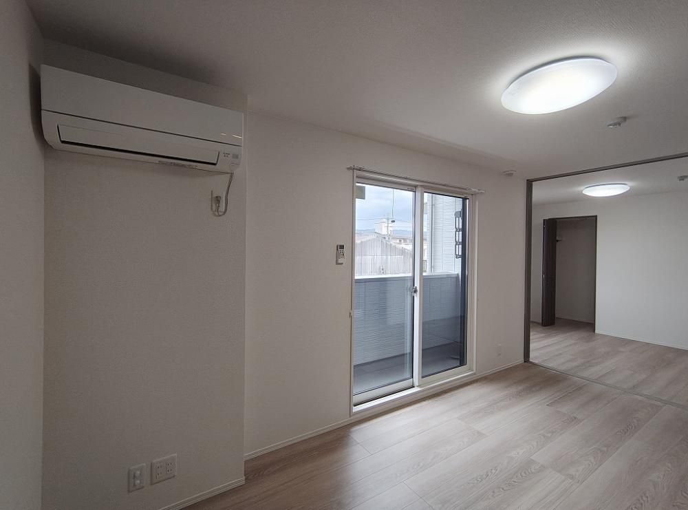 �y�����E���r���O�z�@