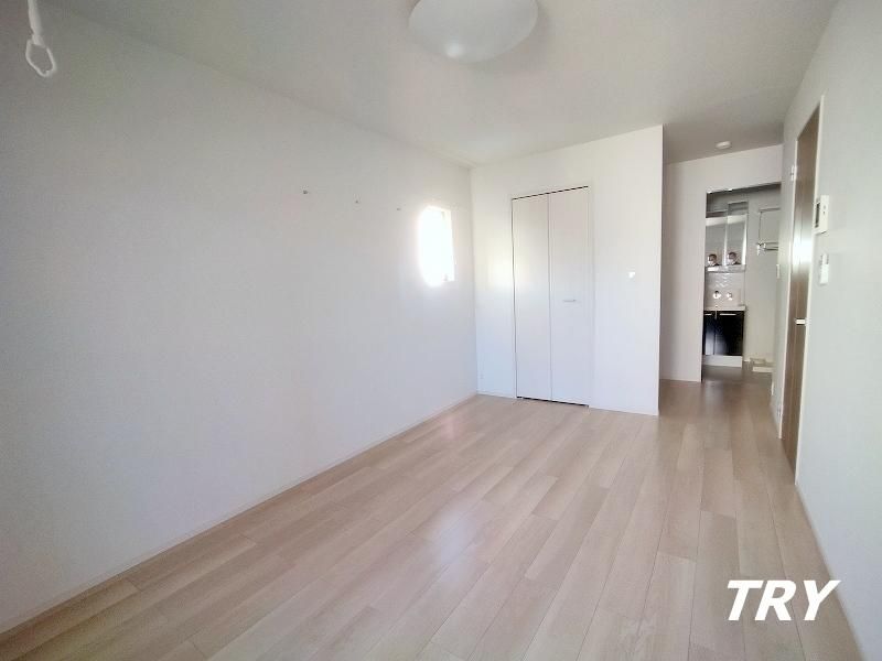 �y�����E���r���O�z�@