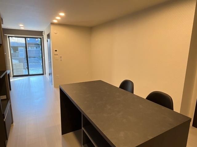 �y�����E���r���O�z�@