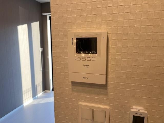 �y�Z�L�����e�B�z�@