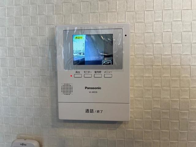 �y�Z�L�����e�B�z�@