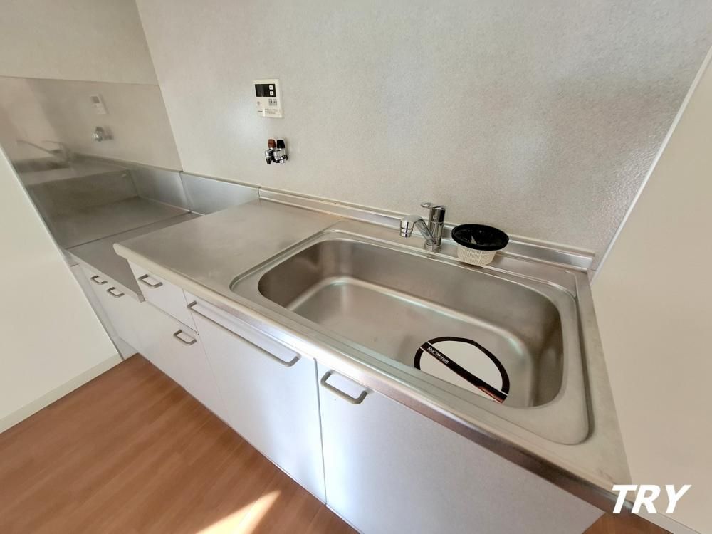 �y�L�b�`���z�@