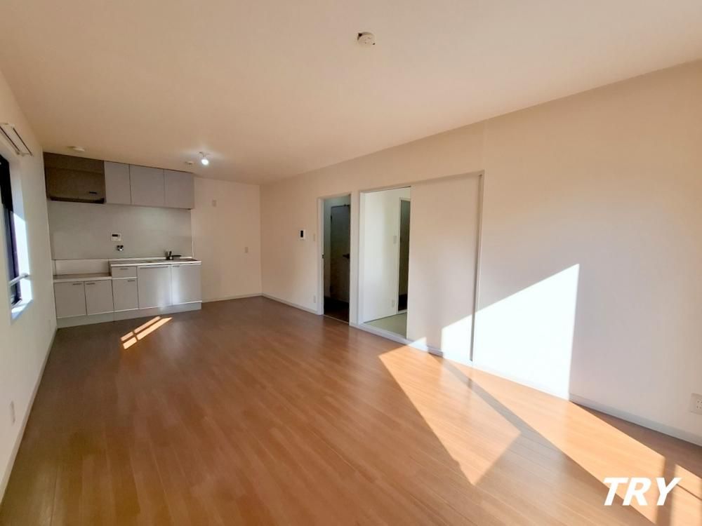 �y�����E���r���O�z�@